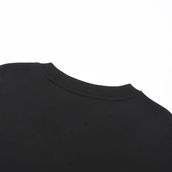 【GUCCI  公式旗艦店】グッチ  丸首の衛衣 スウェットご好評に付き再入荷 240816