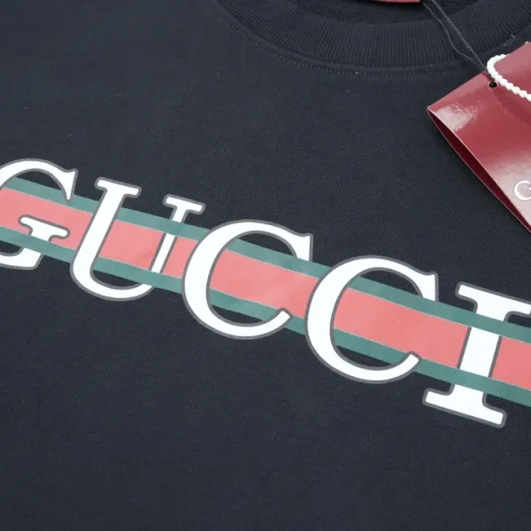 【GUCCI 公式旗艦店】グッチ 丸首の衛衣 スウェットご好評に付き再入荷 240816 【GUCCI 公式旗艦店】グッチ 丸首の衛衣 スウェットご好評に付き再入荷 240816