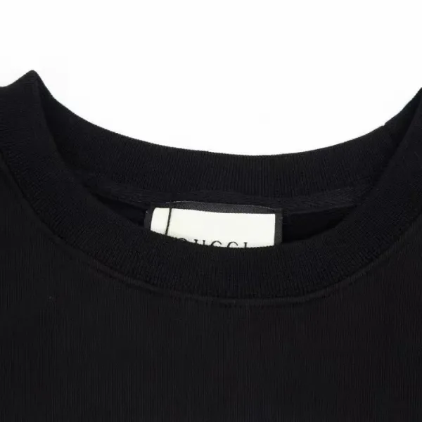 【GUCCI  公式旗艦店】グッチ 丸首の衛衣 スウェットご好評に付き再入荷 240811