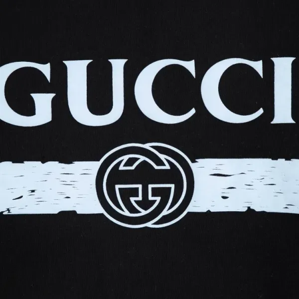 【GUCCI  公式旗艦店】グッチ 丸首の衛衣 スウェットご好評に付き再入荷！