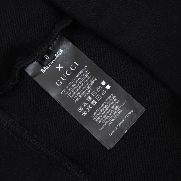 【GUCCI 公式旗艦店】グッチ 丸首の衛衣 スウェットご好評に付き再入荷! 【GUCCI 公式旗艦店】グッチ 丸首の衛衣 スウェットご好評に付き再入荷!