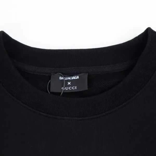 【GUCCI 公式旗艦店】グッチ 丸首の衛衣 スウェットご好評に付き再入荷! 【GUCCI 公式旗艦店】グッチ 丸首の衛衣 スウェットご好評に付き再入荷!
