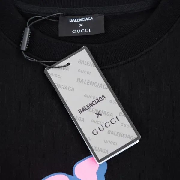 【GUCCI 公式旗艦店】グッチ 丸首の衛衣 スウェットご好評に付き再入荷! 【GUCCI 公式旗艦店】グッチ 丸首の衛衣 スウェットご好評に付き再入荷!