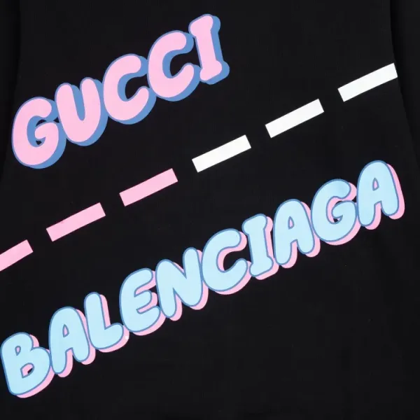 【GUCCI 公式旗艦店】グッチ 丸首の衛衣 スウェットご好評に付き再入荷! 【GUCCI 公式旗艦店】グッチ 丸首の衛衣 スウェットご好評に付き再入荷!
