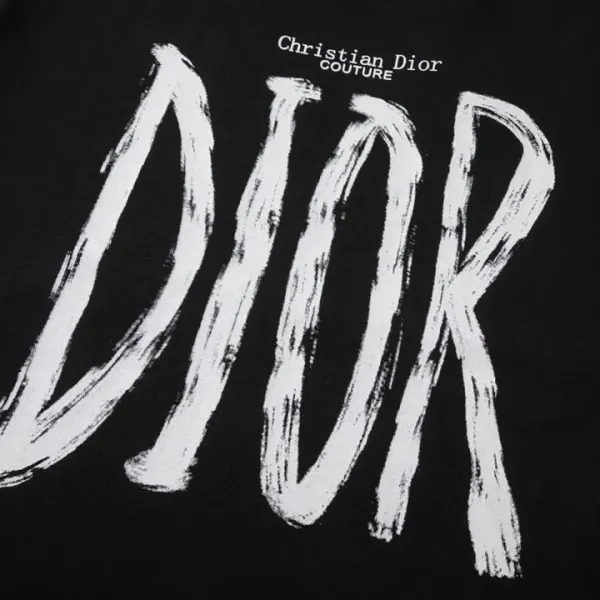 【DIOR 公式旗艦店】ディオール 丸首の衛衣 スウェットご好評に付き再入荷250110 【DIOR 公式旗艦店】ディオール 丸首の衛衣 スウェットご好評に付き再入荷250110