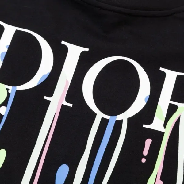 【DIOR 公式旗艦店】ディオール 丸首の衛衣 スウェット ご好評に付き再入荷!241121 【DIOR 公式旗艦店】ディオール 丸首の衛衣 スウェット ご好評に付き再入荷!241121