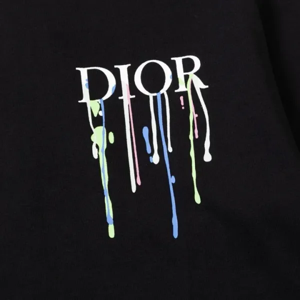 【DIOR 公式旗艦店】ディオール 丸首の衛衣 スウェット ご好評に付き再入荷!241121 【DIOR 公式旗艦店】ディオール 丸首の衛衣 スウェット ご好評に付き再入荷!241121