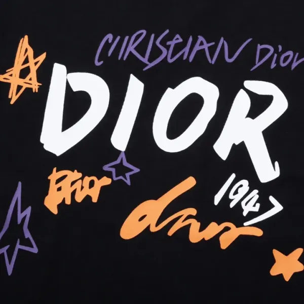 【DIOR 公式旗艦店】ディオール 丸首の衛衣 スウェットご好評に付き再入荷 241025 【DIOR 公式旗艦店】ディオール 丸首の衛衣 スウェットご好評に付き再入荷 241025