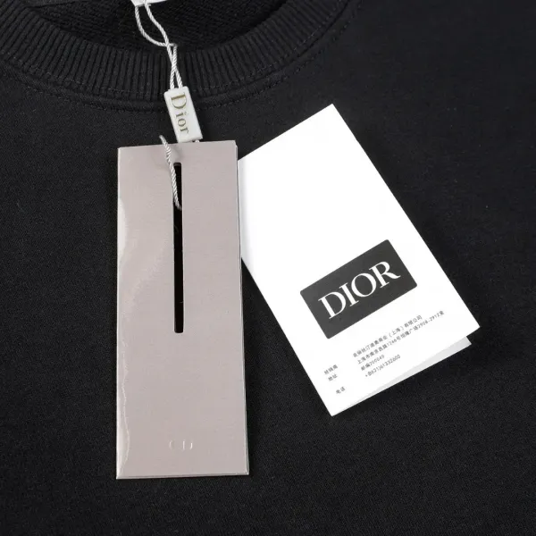 【DIOR 公式旗艦店】ディオール 丸首の衛衣 スウェットご好評に付き再入荷 241025 【DIOR 公式旗艦店】ディオール 丸首の衛衣 スウェットご好評に付き再入荷 241025