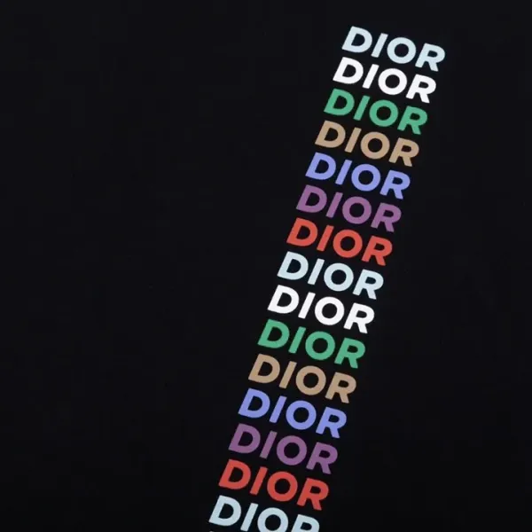 【DIOR 公式旗艦店】ディオール 丸首の衛衣 スウェットご好評に付き再入荷 241025 【DIOR 公式旗艦店】ディオール 丸首の衛衣 スウェットご好評に付き再入荷 241025