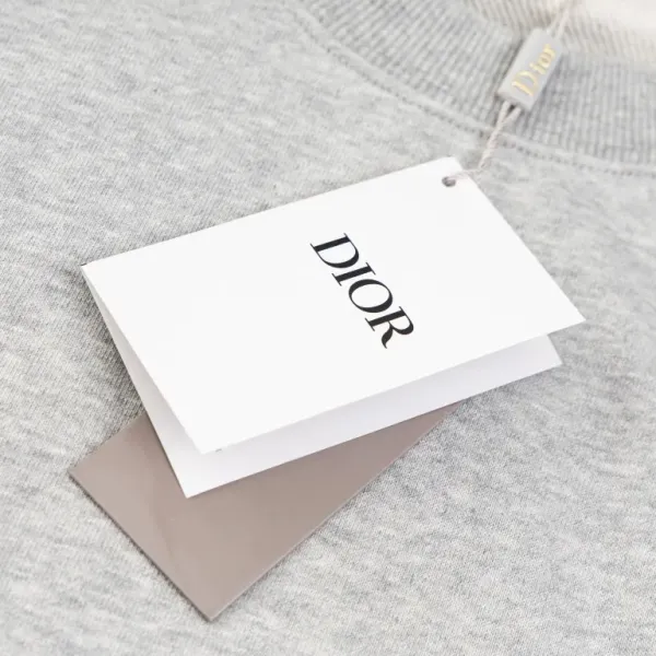 【DIOR 公式旗艦店】ディオール  丸首の衛衣 スウェットご好評に付き再入荷 241025