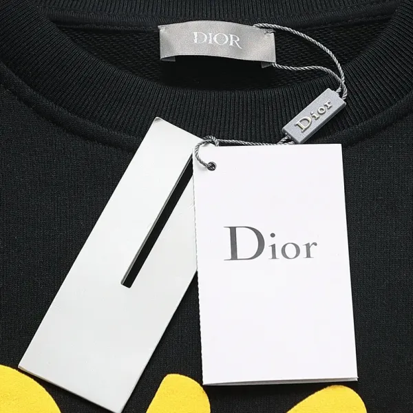 【DIOR 公式旗艦店】ディオール 丸首の衛衣 スウェットご好評に付き再入荷 240829 【DIOR 公式旗艦店】ディオール 丸首の衛衣 スウェットご好評に付き再入荷 240829