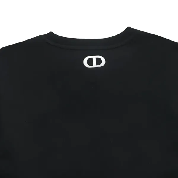 【DIOR 公式旗艦店】ディオール 丸首の衛衣 ご好評に付き再入荷 240809 【DIOR 公式旗艦店】ディオール 丸首の衛衣 ご好評に付き再入荷 240809