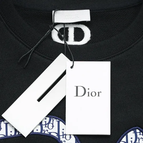 【DIOR 公式旗艦店】ディオール 丸首の衛衣 ご好評に付き再入荷 240809 【DIOR 公式旗艦店】ディオール 丸首の衛衣 ご好評に付き再入荷 240809