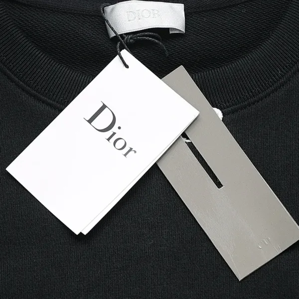 【DIOR  公式旗艦店】ディオール  丸首の衛衣 ご好評に付き再入荷 240809