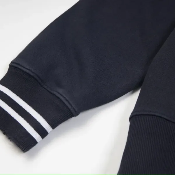 【PRADA 公式旗艦店】プラダ  丸首の衛衣 スウェットご好評に付き再入荷 240925
