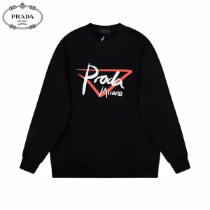 【PRADA 公式旗艦店】プラダ 丸首の衛衣 スウェットご好評に付き再入荷! 【PRADA 公式旗艦店】プラダ 丸首の衛衣 スウェットご好評に付き再入荷!