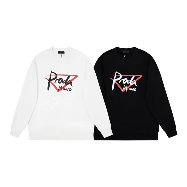 【PRADA 公式旗艦店】プラダ 丸首の衛衣 スウェットご好評に付き再入荷! 【PRADA 公式旗艦店】プラダ 丸首の衛衣 スウェットご好評に付き再入荷!