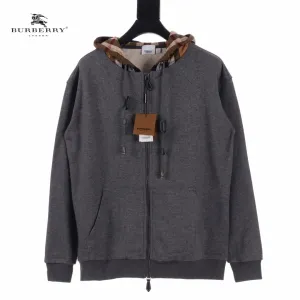 【BURBERRY 公式旗艦店】バーバリー パーカースウェットご好評に付き再入荷!241113 【BURBERRY 公式旗艦店】バーバリー パーカースウェットご好評に付き再入荷!241113
