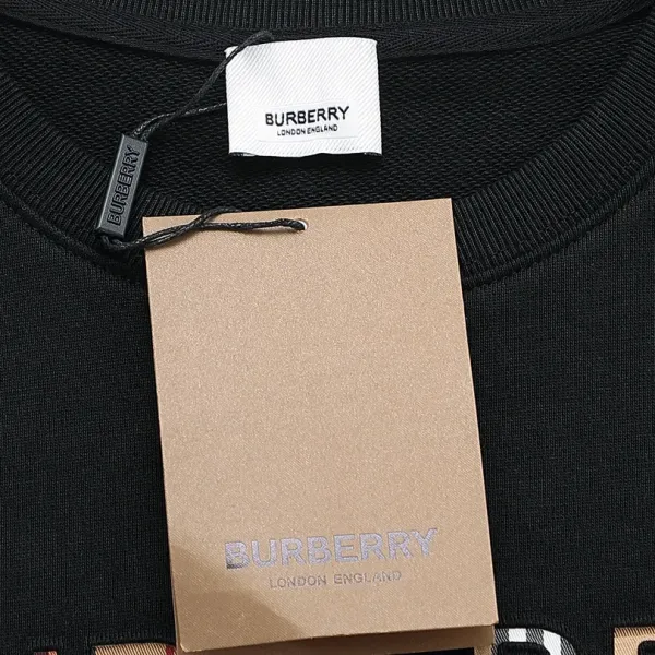 【BURBERRY 公式旗艦店】バーバリー 丸首の衛衣 パーカー ウェットご好評に付き再入荷 240809 【BURBERRY 公式旗艦店】バーバリー 丸首の衛衣 パーカー ウェットご好評に付き再入荷 240809