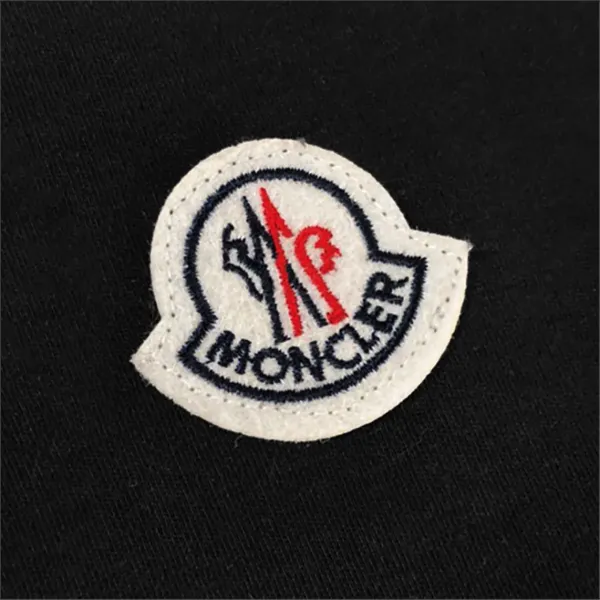 【MONCLER 公式旗艦店】モンクレール パーカー スウェット ご好評に付き再入荷!241214 【MONCLER 公式旗艦店】モンクレール パーカー スウェット ご好評に付き再入荷!241214