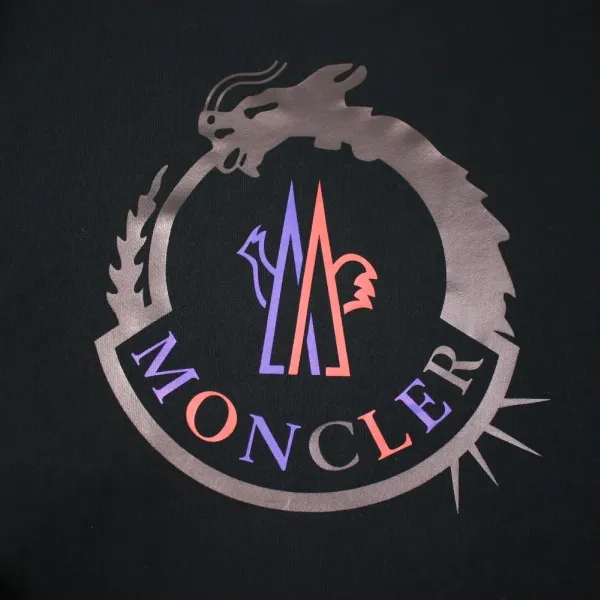 【MONCLER 公式旗艦店】モンクレール 丸首の衛衣 スウェットご好評に付き再入荷 241025 【MONCLER 公式旗艦店】モンクレール 丸首の衛衣 スウェットご好評に付き再入荷 241025