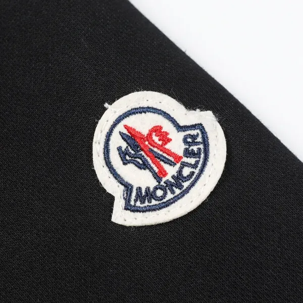 【MONCLER 公式旗艦店】モンクレール  丸首の衛衣 スウェットご好評に付き再入荷 240902