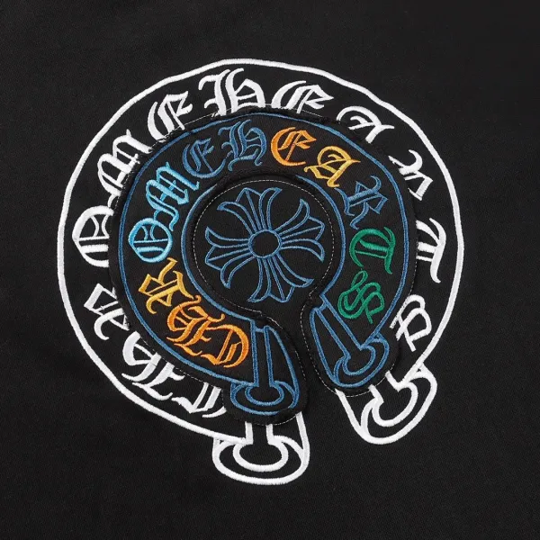 【CHROME HEARTS 公式旗艦店】クロムハーツ 丸首の衛衣 スウェットご好評に付き再入荷 240809 【CHROME HEARTS 公式旗艦店】クロムハーツ 丸首の衛衣 スウェットご好評に付き再入荷 240809
