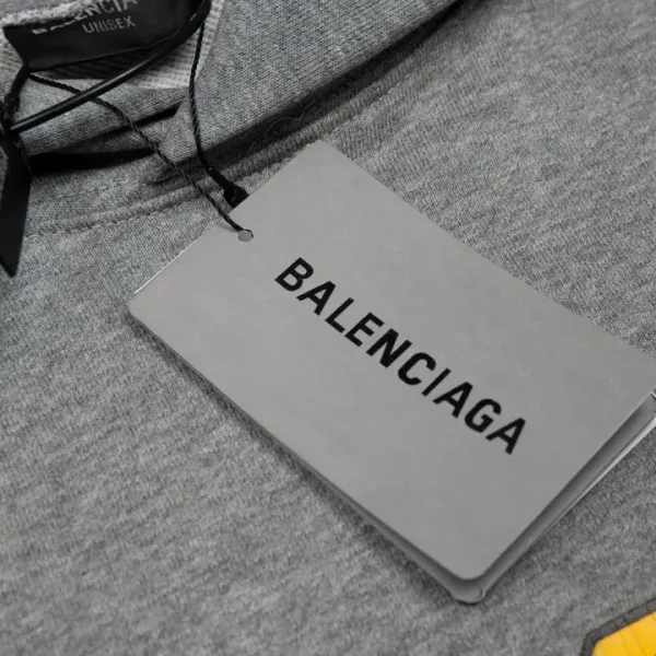 【BALENCIAGA 公式旗艦店】バレンシアガ パーカースウェット ご好評に付き再入荷！241211