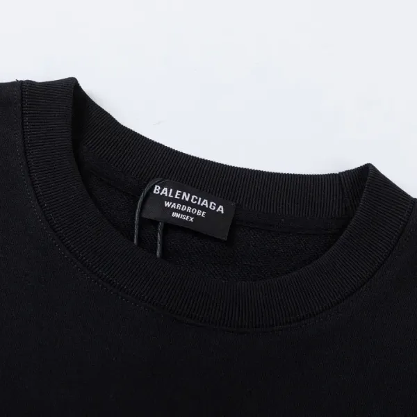 【BALENCIAGA 公式旗艦店】バレンシアガ 丸首の衛衣 スウェット ご好評に付き再入荷！241127