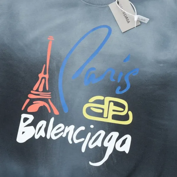 【BALENCIAGA 公式旗艦店】バレンシアガ 丸首の衛衣 スウェット ご好評に付き再入荷!241120 【BALENCIAGA 公式旗艦店】バレンシアガ 丸首の衛衣 スウェット ご好評に付き再入荷!241120