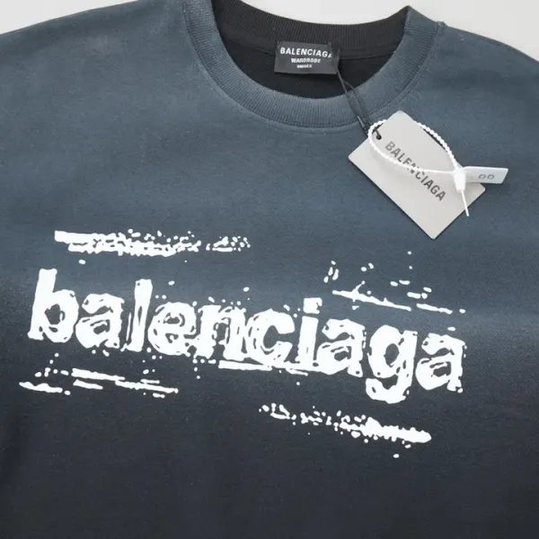 【BALENCIAGA 公式旗艦店】バレンシアガ 丸首の衛衣 スウェット ご好評に付き再入荷！241120