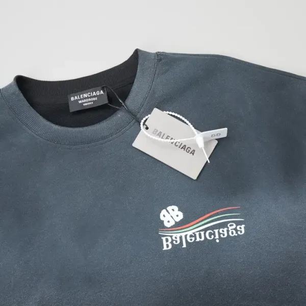 【BALENCIAGA 公式旗艦店】バレンシアガ 丸首の衛衣 スウェット ご好評に付き再入荷!241120 【BALENCIAGA 公式旗艦店】バレンシアガ 丸首の衛衣 スウェット ご好評に付き再入荷!241120