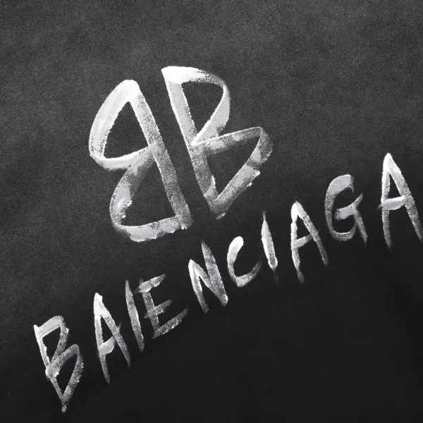 【BALENCIAGA 公式旗艦店】バレンシアガ 丸首の衛衣 スウェットご好評に付き再入荷!241114 【BALENCIAGA 公式旗艦店】バレンシアガ 丸首の衛衣 スウェットご好評に付き再入荷!241114