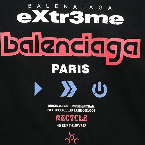 【BALENCIAGA 公式旗艦店】バレンシアガ 丸首の衛衣 スウェット ご好評に付き再入荷 240809 【BALENCIAGA 公式旗艦店】バレンシアガ 丸首の衛衣 スウェット ご好評に付き再入荷 240809