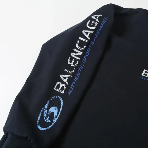 【BALENCIAGA 公式旗艦店】バレンシアガ 丸首の衛衣 スウェット ご好評に付き再入荷! 【BALENCIAGA 公式旗艦店】バレンシアガ 丸首の衛衣 スウェット ご好評に付き再入荷!