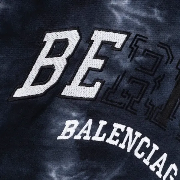 【BALENCIAGA 公式旗艦店】バレンシアガ パーカー スウェット ご好評に付き再入荷! 【BALENCIAGA 公式旗艦店】バレンシアガ パーカー スウェット ご好評に付き再入荷!