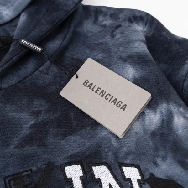 【BALENCIAGA 公式旗艦店】バレンシアガ パーカー スウェット ご好評に付き再入荷! 【BALENCIAGA 公式旗艦店】バレンシアガ パーカー スウェット ご好評に付き再入荷!