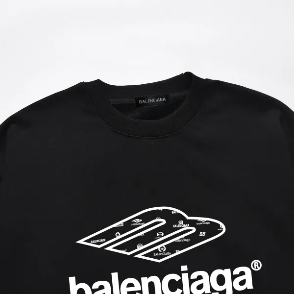 【BALENCIAGA 公式旗艦店】バレンシアガ 丸首の衛衣 スウェット ご好評に付き再入荷! 【BALENCIAGA 公式旗艦店】バレンシアガ 丸首の衛衣 スウェット ご好評に付き再入荷!