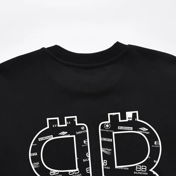 【BALENCIAGA 公式旗艦店】バレンシアガ 丸首の衛衣 スウェット ご好評に付き再入荷! 【BALENCIAGA 公式旗艦店】バレンシアガ 丸首の衛衣 スウェット ご好評に付き再入荷!