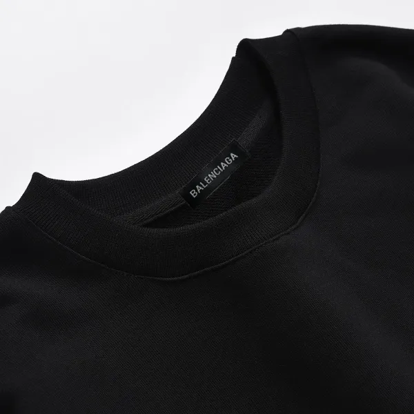 【BALENCIAGA 公式旗艦店】バレンシアガ 丸首の衛衣 スウェット ご好評に付き再入荷! 【BALENCIAGA 公式旗艦店】バレンシアガ 丸首の衛衣 スウェット ご好評に付き再入荷!