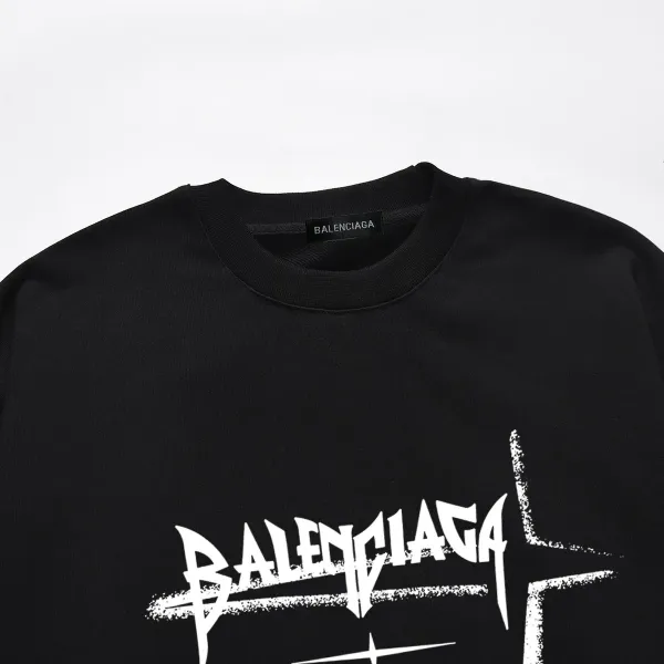 【BALENCIAGA 公式旗艦店】バレンシアガ 丸首の衛衣 スウェット ご好評に付き再入荷! 【BALENCIAGA 公式旗艦店】バレンシアガ 丸首の衛衣 スウェット ご好評に付き再入荷!