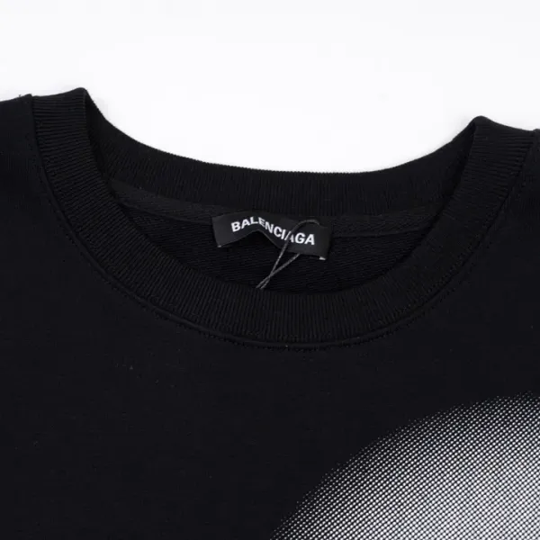 【BALENCIAGA 公式旗艦店】バレンシアガ 丸首の衛衣 スウェット ご好評に付き再入荷! 【BALENCIAGA 公式旗艦店】バレンシアガ 丸首の衛衣 スウェット ご好評に付き再入荷!