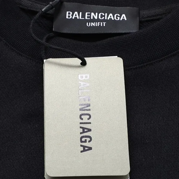 【BALENCIAGA 公式旗艦店】バレンシアガ 丸首の衛衣 スウェットご好評に付き再入荷! 【BALENCIAGA 公式旗艦店】バレンシアガ 丸首の衛衣 スウェットご好評に付き再入荷!