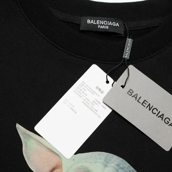 【BALENCIAGA 公式旗艦店】バレンシアガ 丸首の衛衣 スウェット ご好評に付き再入荷! 【BALENCIAGA 公式旗艦店】バレンシアガ 丸首の衛衣 スウェット ご好評に付き再入荷!