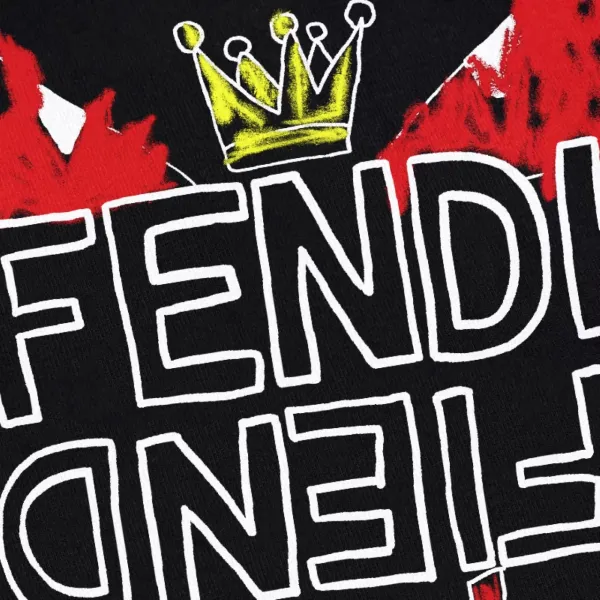 【FENDI 公式旗艦店】フェンディ 丸首の衛衣 スウェットご好評に付き再入荷!250110 【FENDI 公式旗艦店】フェンディ 丸首の衛衣 スウェットご好評に付き再入荷!250110