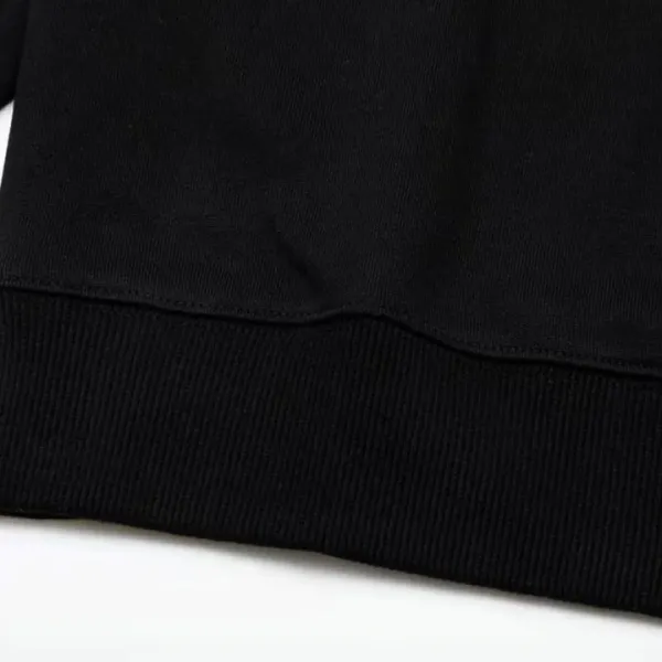 【FENDI 公式旗艦店】フェンディ丸首の衛衣 スウェット ご好評に付き再入荷!241211 【FENDI 公式旗艦店】フェンディ丸首の衛衣 スウェット ご好評に付き再入荷!241211