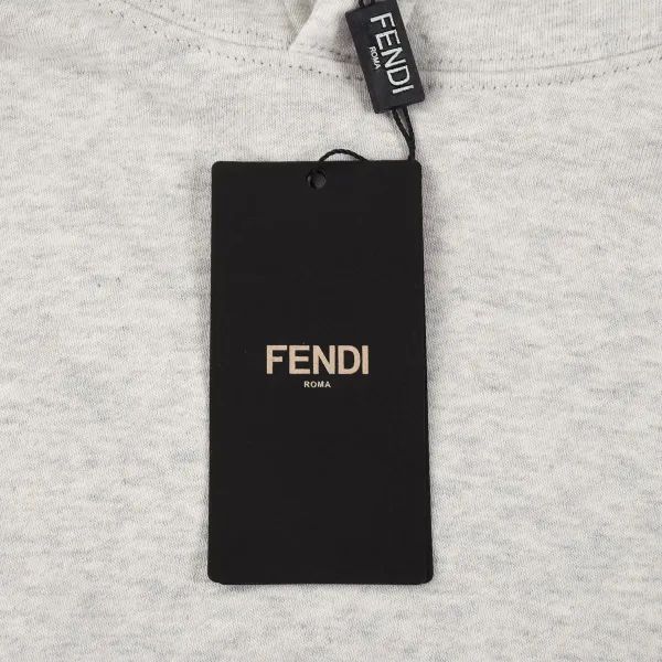 【FENDI 公式旗艦店】フェンディ パーカー スウェットご好評に付き再入荷 241114 【FENDI 公式旗艦店】フェンディ パーカー スウェットご好評に付き再入荷 241114