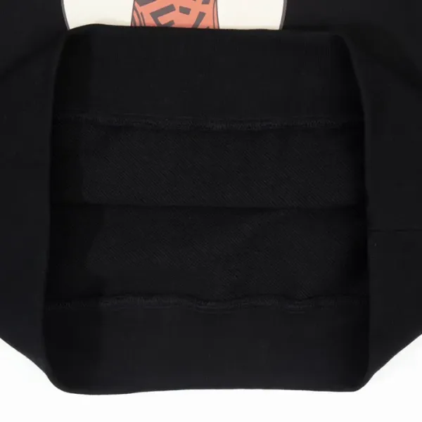 【FENDI 公式旗艦店】フェンディ 丸首の衛衣 スウェット ご好評に付き再入荷 240925 【FENDI 公式旗艦店】フェンディ 丸首の衛衣 スウェット ご好評に付き再入荷 240925