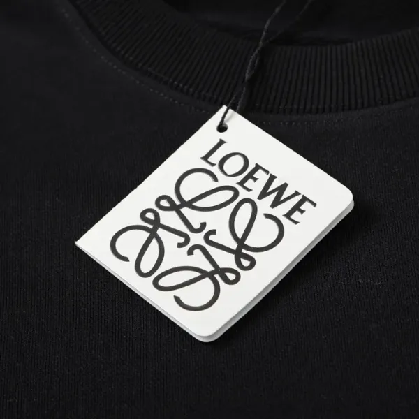 【LOEWE 公式旗艦店】ロエベ 丸首の衛衣 スウェットご好評に付き再入荷 240817 【LOEWE 公式旗艦店】ロエベ 丸首の衛衣 スウェットご好評に付き再入荷 240817
